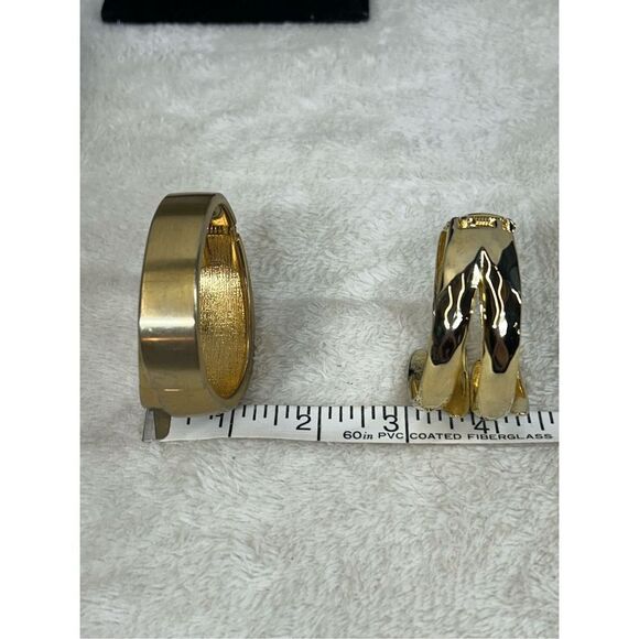 Two Gold Costume Cuff Bracelets - Picture 5 of 7